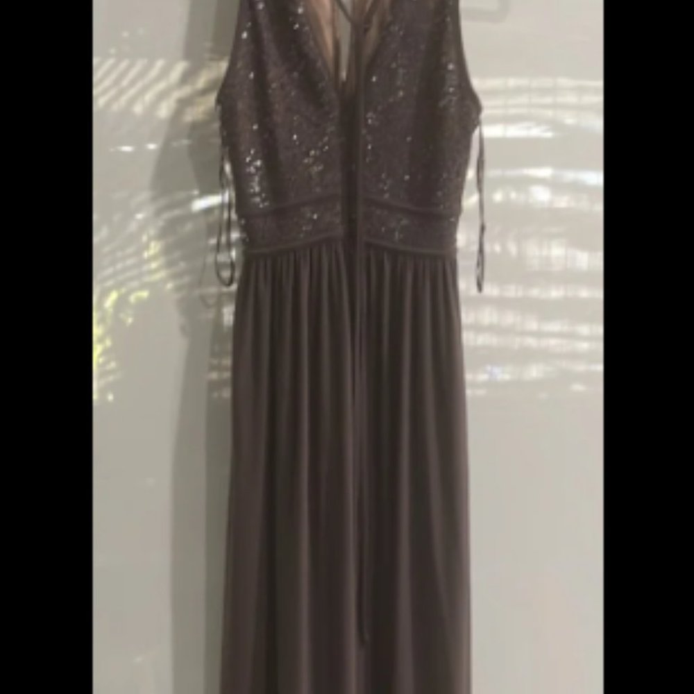 Dress by Nightway Size-4P like new